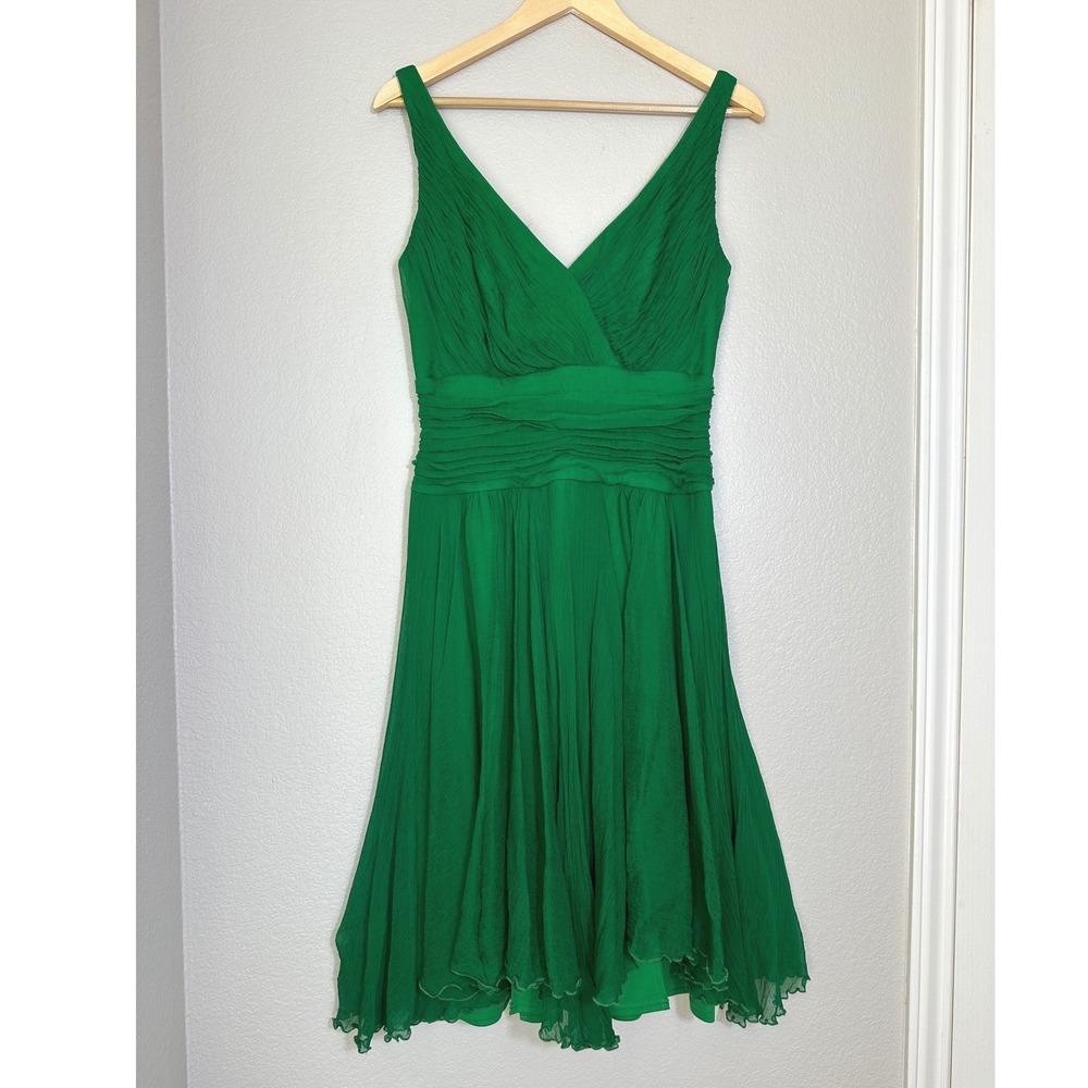 Tadashi Collection Emerald Green Silk Dress Size 10 Fit N Flare Ruched Cocktail